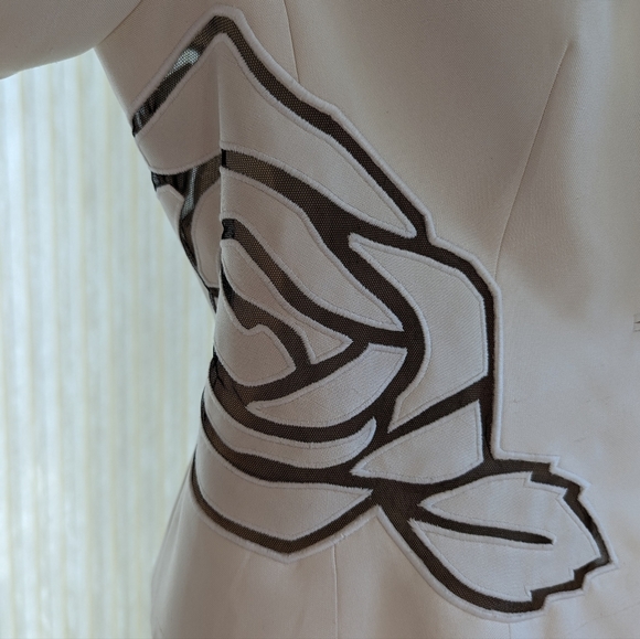 SOLD Vintage White Silk Gray Collar Carlisle Blazer Rose Cutout Sz 6 Lined - Picture 2 of 14